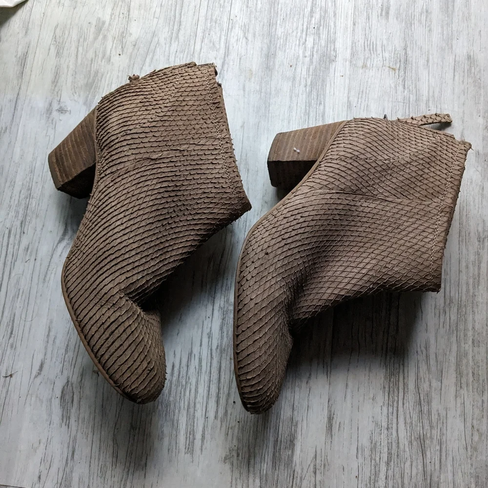Anthropology Booties, sz8.5, grey - Picture 6 of 6